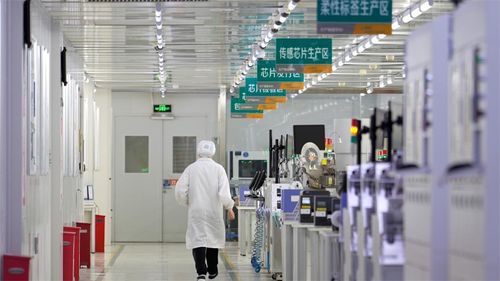 絲路青年說 | 點(diǎn)亮群島的智慧之光 中國青年工程師讓印尼電網(wǎng)更智慧